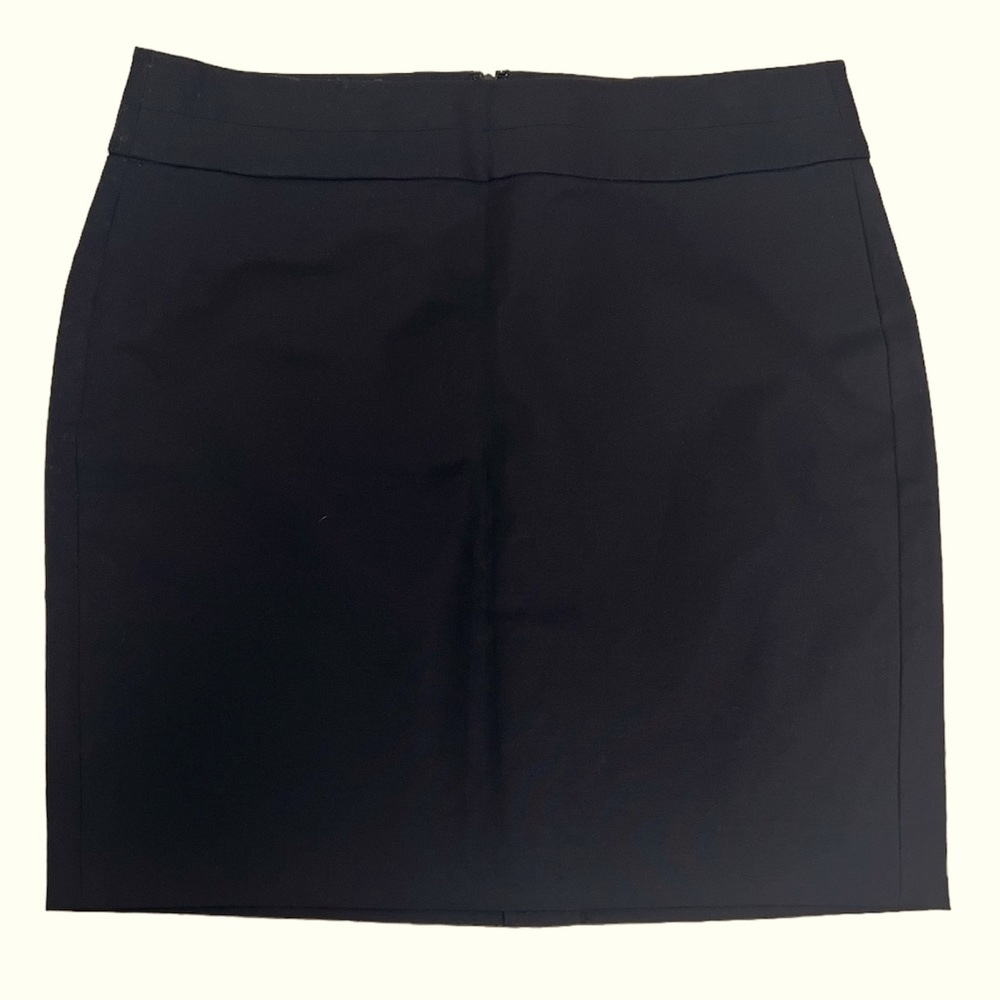 Banana Republic Classic Black Pencil Skirt with zip closure Size 6P NWT
